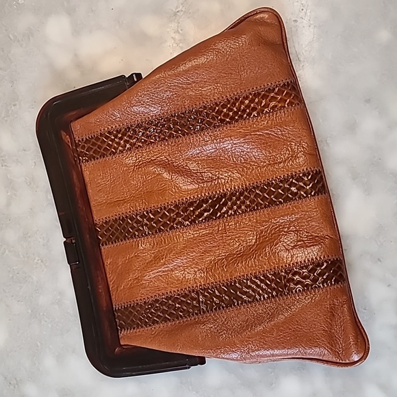 Vintage 70s Leather Clutch EUC - Picture 1 of 7
